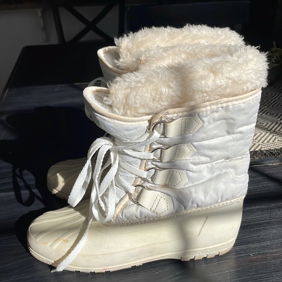 Vintage Ivory Sorel Snowboots size 7 - Picture 5 of 10